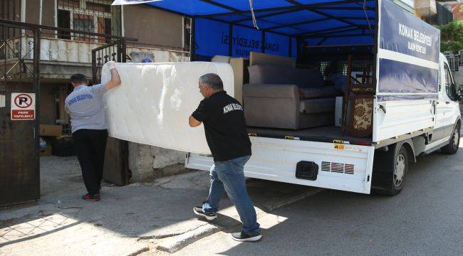 Konak'ta 'Evden Eve Dayanışma' Devam Ediyor