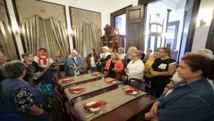 Konak’ta İleri Yaşa Özel Kutlama