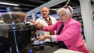 Torunlara kahve sözü: İleri yaş baristalar iş başında