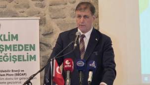 Cemil Tugay: "Gereksiz tüketimi onursuzca buluyorum"