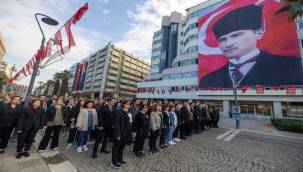 İzmir Ata'sını unutmadı