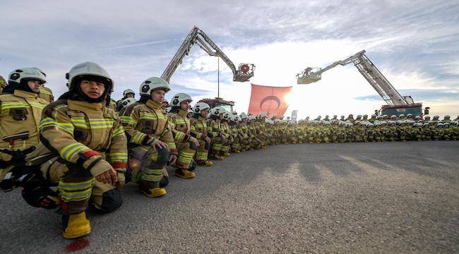 İzmir'in yeni itfaiye memurları göreve hazır