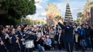 İzmir, yeni yılı rengarenk bir festivalle karşılıyor