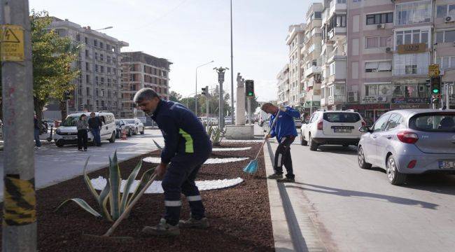İzmir'in çehresi su tasarruflu bitkilerle güzelleşiyor