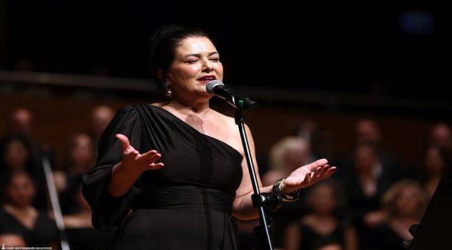 "İzmir Korosundan Sonbahar Tınıları"