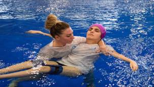 Suyun iyileştirici gücüyle engeller aşılıyor