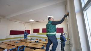 Öğrenciler tatilde, Konak Belediyesi ekipleri iş başında