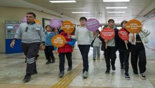 İzmir çocuğu merkeze koydu, Türkiye'ye örnek oldu