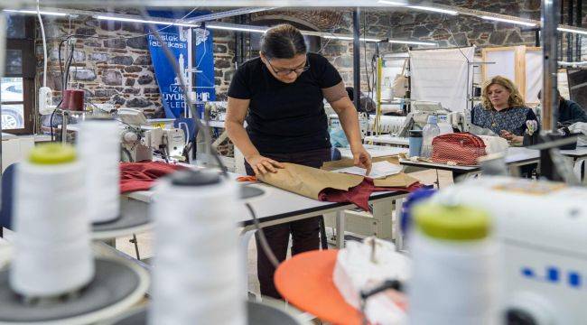 İzmir'in yeni başlangıçlara açılan kapısı: Meslek Fabrikası