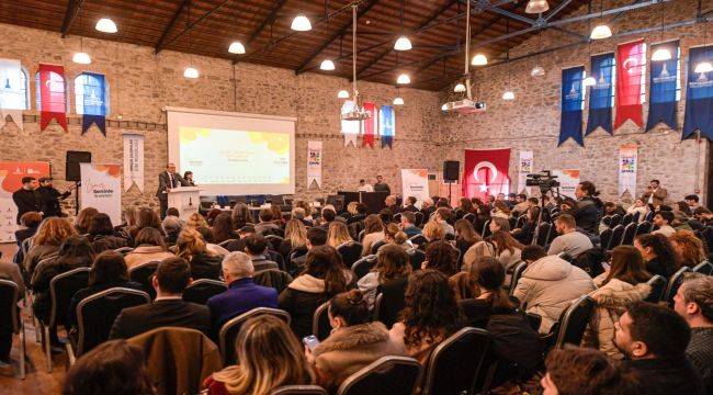 "İzmir Seninle" ile gençlere güçlü kariyer köprüsü