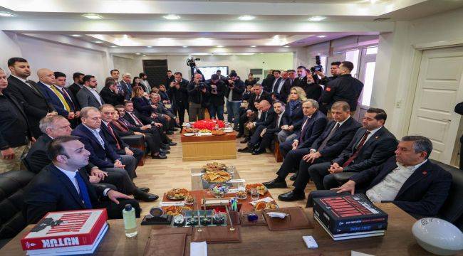 Özgür Özel ve Başkan Tugay Hatay'da 