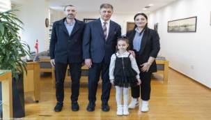 Başkanlık makamında gurur veren buluşma