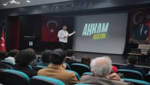 Gençler 'Hibrit Kariyer Zirvesi' için Konak'ta bir araya geldi