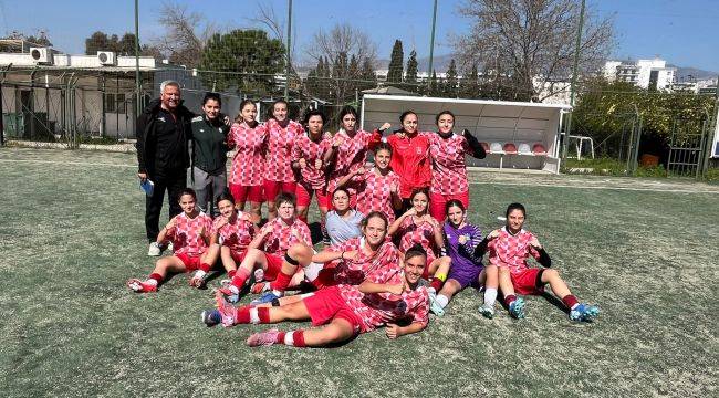 Konak'ın kızları grup liderliğini bırakmadı