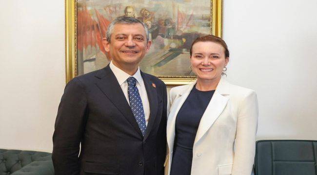 Konak'ta Ferdi Zeyrek Gençlik Merkezi açılıyor: Kurdeleyi Özgür Özel kesecek