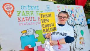 Konak'ta Otizm Farkındalık Günü'nde 'Biz de Varız' dediler