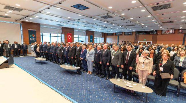 Başkan Tugay Sağlıklı Kentler Forumu'nda konuştu: 
