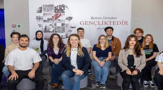 Gençlik 19 Mayıs'ı Ferdi Zeyrek Gençlik Merkezi'nde kutluyor