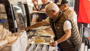 İzmir'de Kent Lokantaları'nda 19 Mayıs'a özel ücretsiz yemek