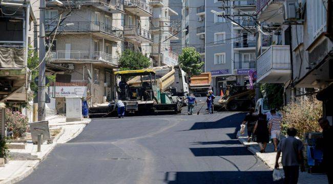 İzmir'in yollarında yoğun çalışma