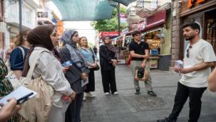 Tarık Dursun K.'nin izinde İzmir turu