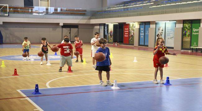 Konak'ta yaz sporla güzelleşiyor