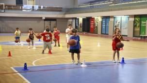 Konak'ta yaz sporla güzelleşiyor