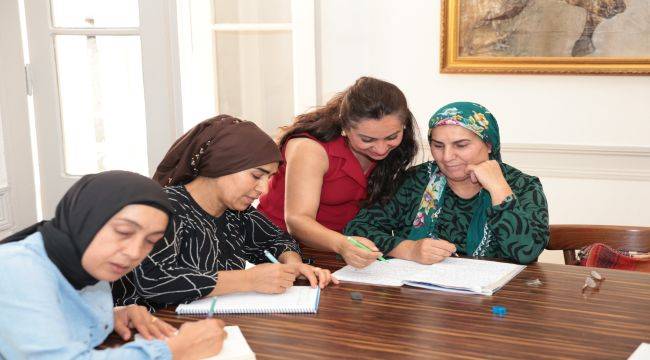 Konaklı kadınların okuma azmi örnek oldu