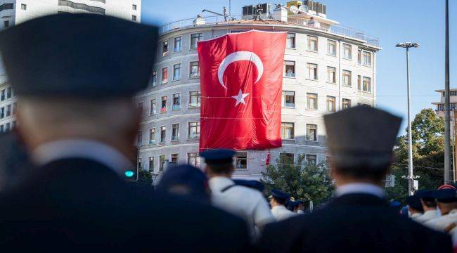 9 Eylül ruhu İzmir sokaklarında