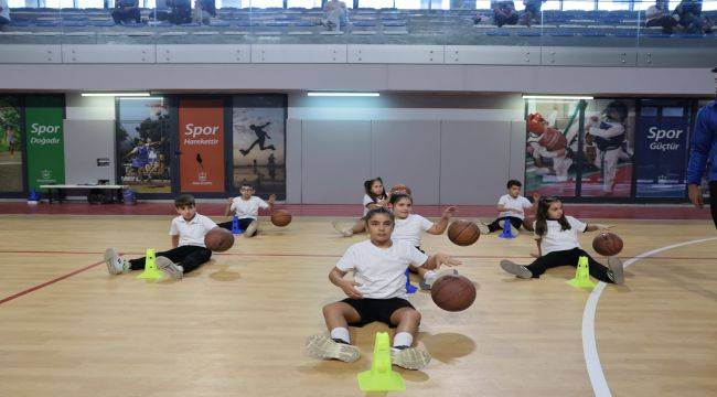 Başkan Mutlu Kış Spor Okulları'nda çocuklarla buluştu
