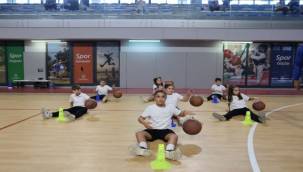 Başkan Mutlu Kış Spor Okulları'nda çocuklarla buluştu