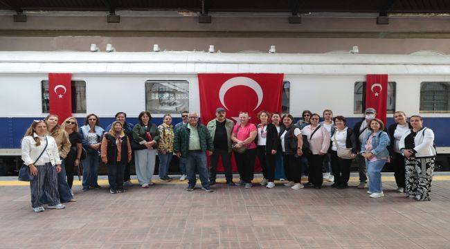 İzmirliler, Kültürel Miras Gezileriyle Konak'ı keşfediyor