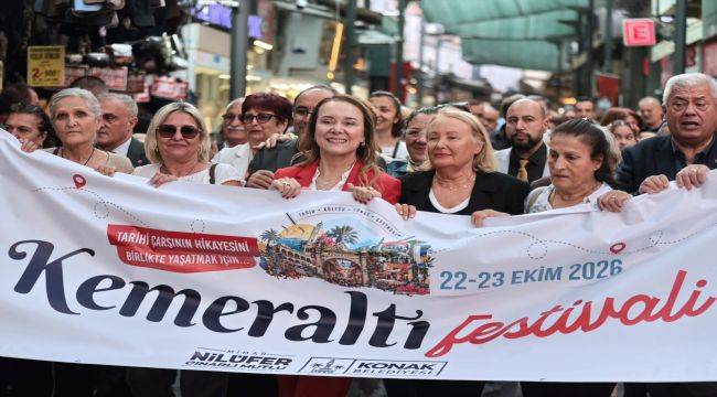 Kemeraltı'nın sokakları festivalle şenlendi