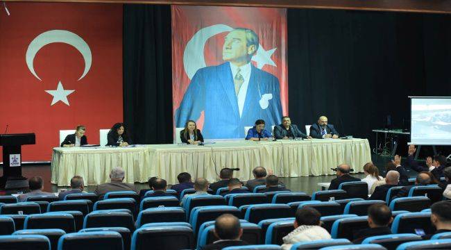 Konak'ın 9 milyarlık bütçesine onay: "Mazeret değil iş üretmek için buradayız"